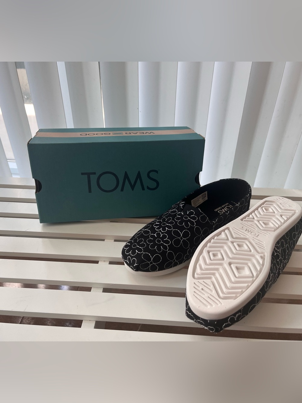 Size 7 TOMS Black Floral Embroidered Slip-Ons